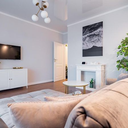 Golden Mirage Sunset Apartment Mamaia Esterno foto