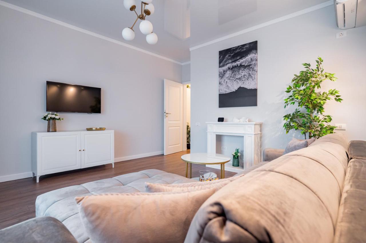 Golden Mirage Sunset Apartment Mamaia Esterno foto