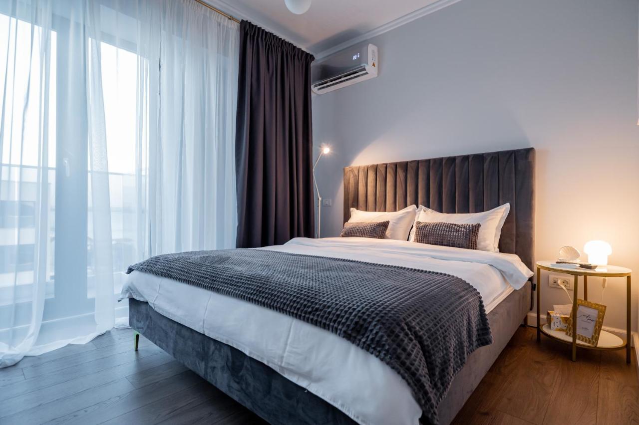 Golden Mirage Sunset Apartment Mamaia Esterno foto